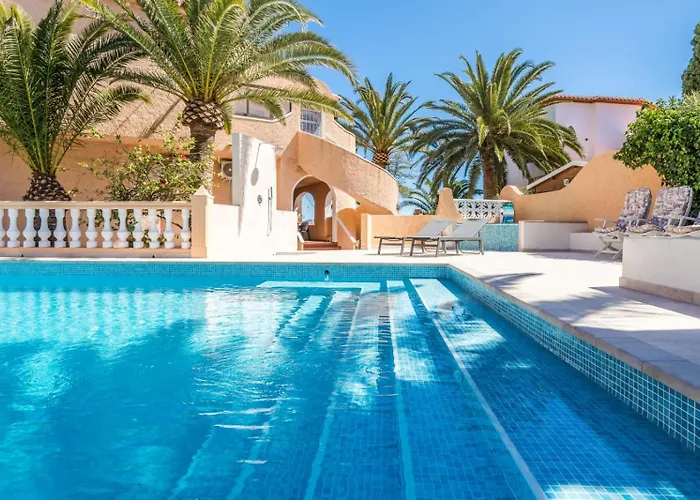 Casa Veintiuno En Mealindy * カルプ